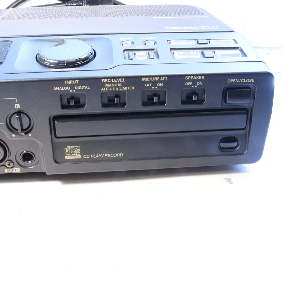 Marantz CDR300/U1B Professional CD Recorder / Player with Remote Control & Cord - Image 3 of 4