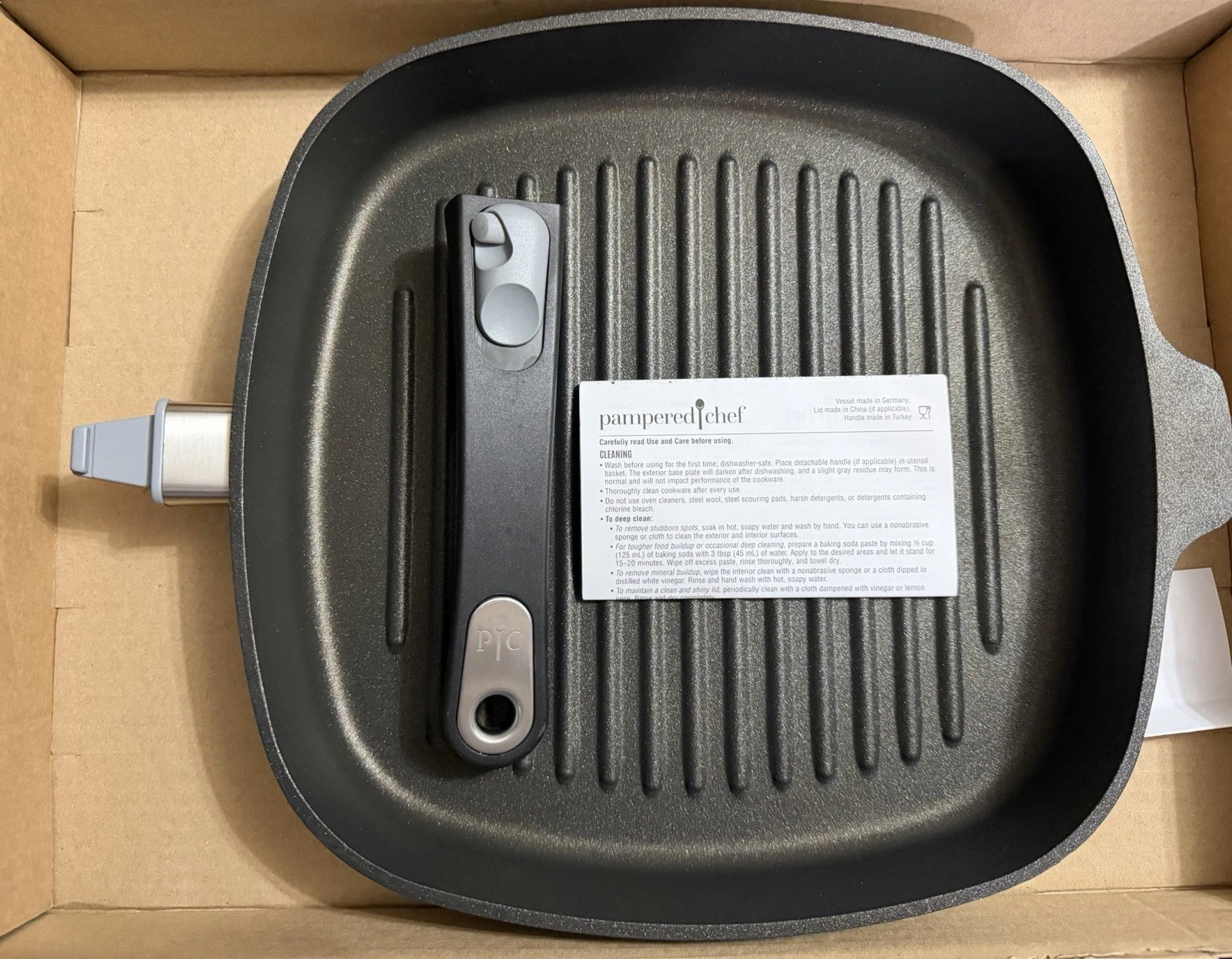 PAMPERED Chef Square Nonstick Grill Pan NIB 2738