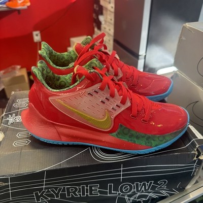 SZ 10M Nike Kyrie Low 2 SpongeBob SquarePants Mr. Krabs Univ Red/Gold CJ6953-600