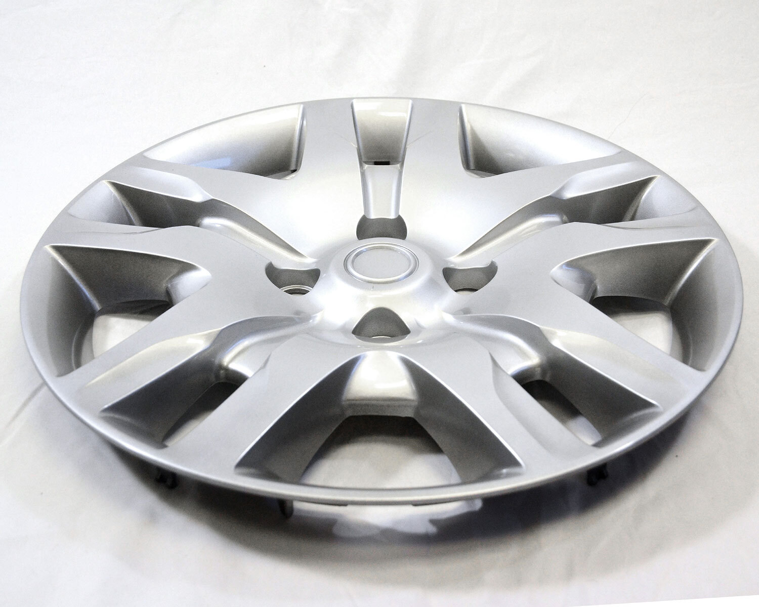 16" 10 Spoke Silver BoltOn Wheel Cover Hubcaps for 20102012 Nissan