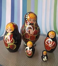 Vintage Wooden Russian 5 Piece Nesting Dolls Set