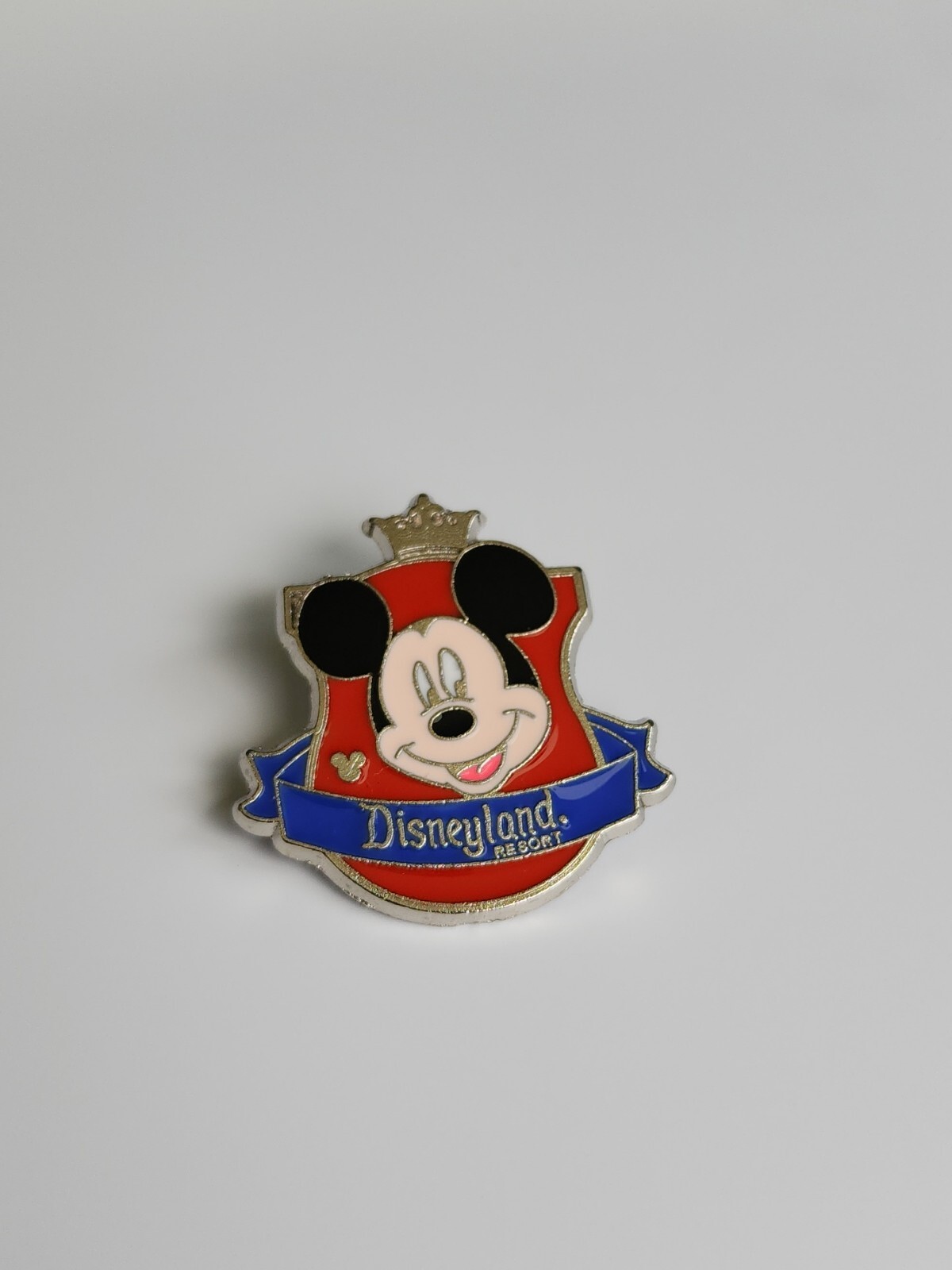 Mickey Mouse Crest Disney Trading Pin 