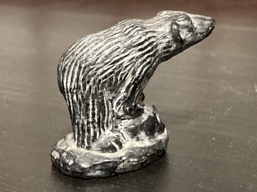 Canada Signed Wolf Carved Soapstone Black Bear Climbing On A Rock Sculpture - 第 2/9 張圖片
