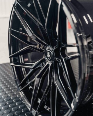 ロールパンナ 21” ROHANA RFX17 GLOSS BLACK WHEELS FOR PORSCHE TAYCAN 4 4S TURBO
