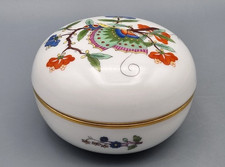 Meissen Porzellan Deckeldose 1. Wahl, chinesischer Schmetterling Schwerter Marke
