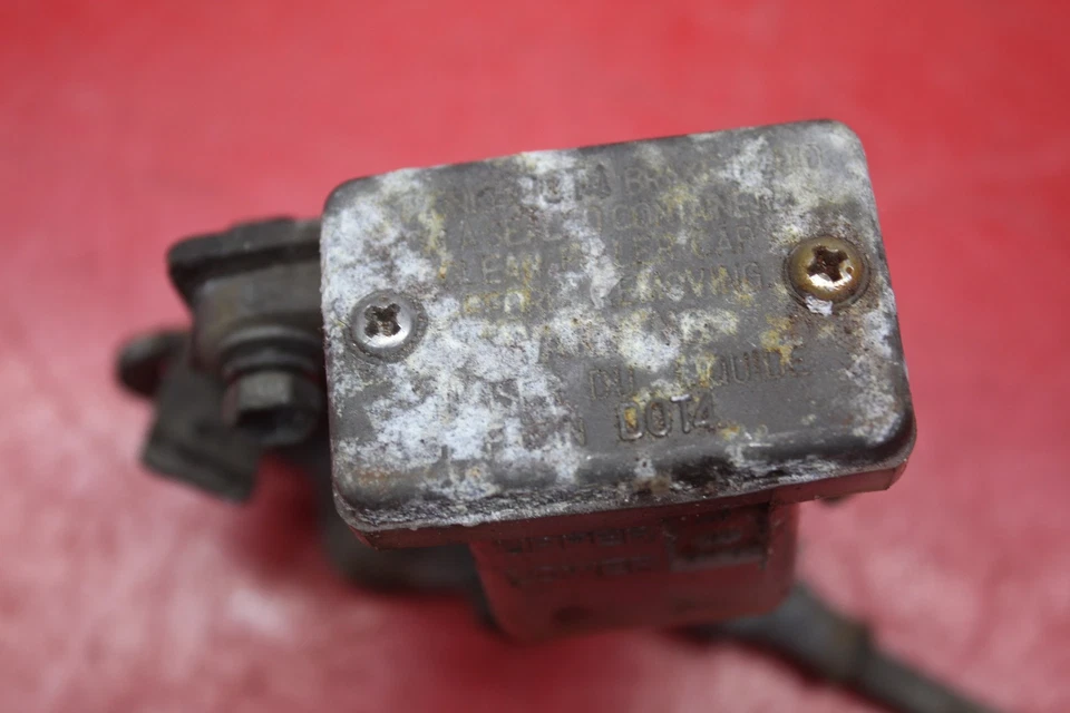 1993 铃木 INTRUDER 1400 后背制动大师 CYLINDER 带底价 69600-38B0 — 第 4/4 张图片