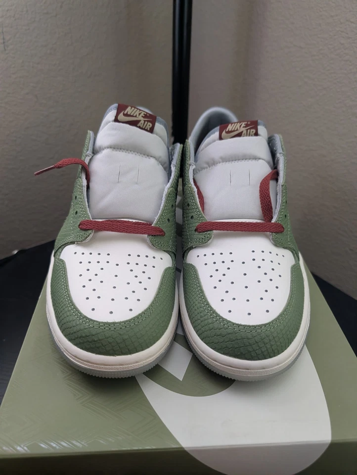 Talla 10 - Air Jordan 1 Retro OG Bajo Año del Dragón (FN3727-100) Foto 2 de 4