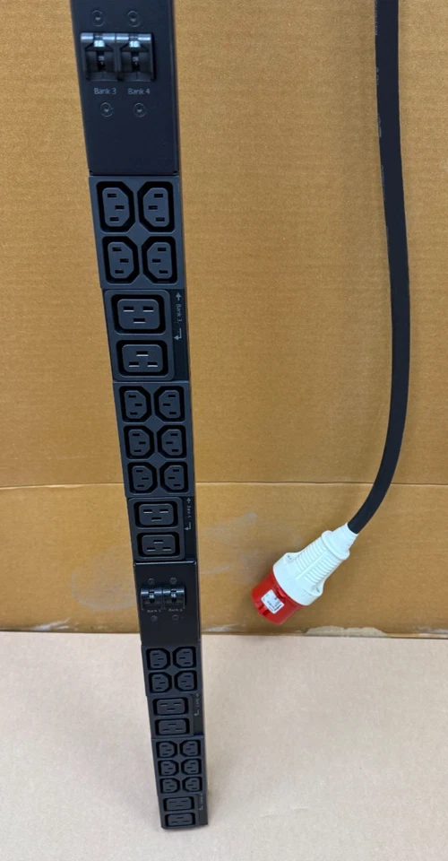 APC AP8886 Metered Rack PDU 32A 3PH 30x C13 12x C19 0U Power Distribution Unit - Image 2 of 4