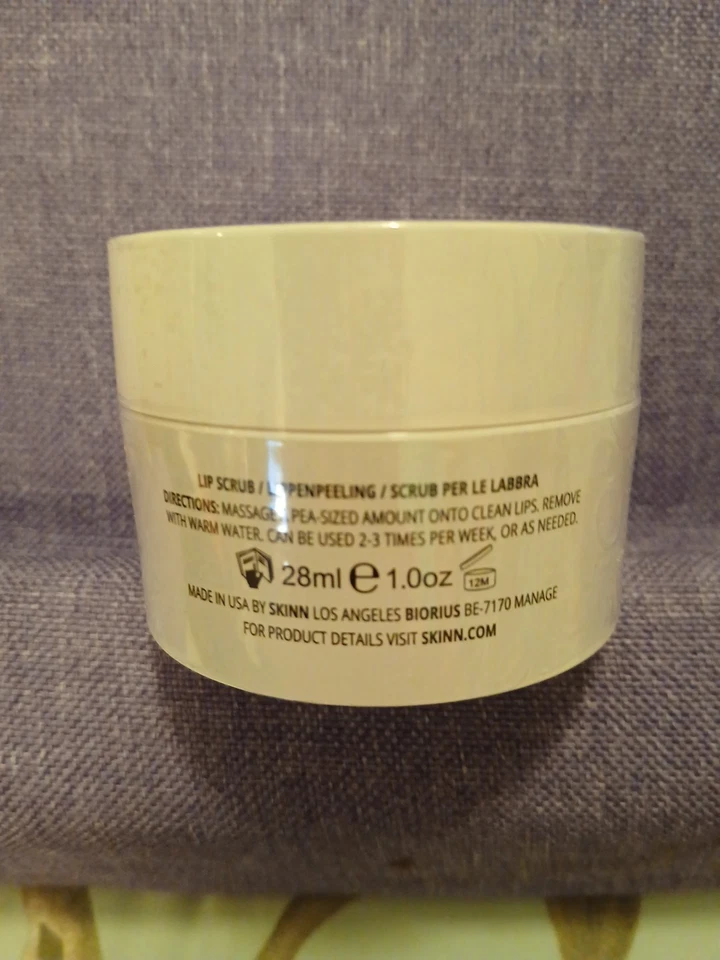 Exfoliante labial Skinn no negociable DermAppeal Foto 2 de 2