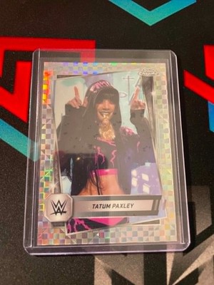 WÄHLEN SIE IHRE KARTE Topps Chrome WWE 2025 X-Fractor