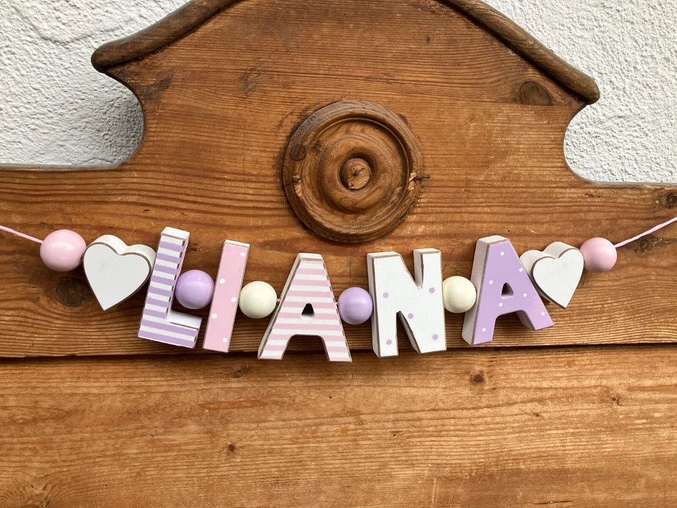 COLLANA NOME A SCELTA LEGNO VIOLA ROSA PERSONALIZZATA NOME BAMBINO 1° COMPLEANNO DECORAZIONE - Immagine 4 di 4