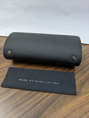 Marc Jacobs Sunglasses PU Leather Hard Case Velvet Interior  display picture 2