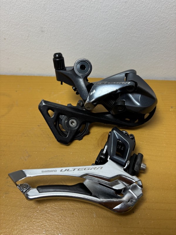 shimano ultegra r8000 derailleur (front + rear) 11 speed.
