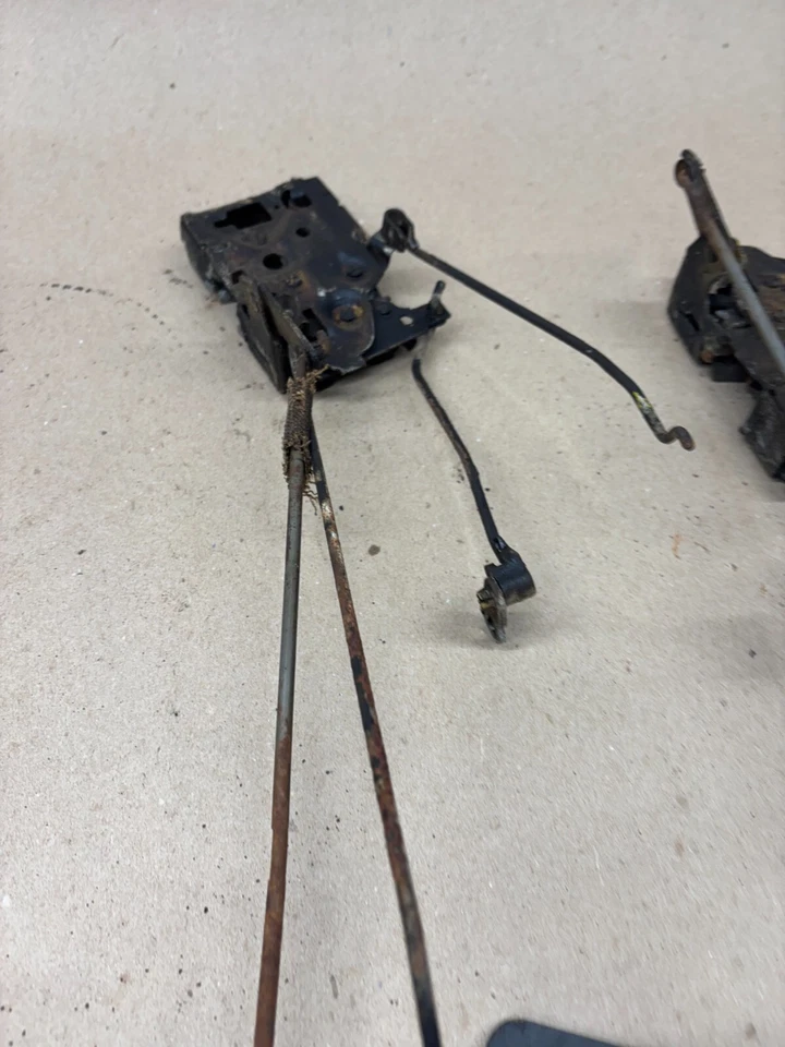 Camión Ford 1973 1979 F100 F150 F350 Rh Lh manija de puerta pestillos y varillas de varilla vinculación Foto 4 de 4