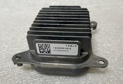 1532925-09-E Tesla Model 3 Y Facelift Headlight Control Unit Left 