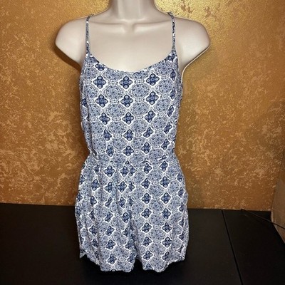 HM Divided Blue White Medallion Tile Print Lace Up Back Romper Womens 4