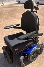 QUICKIE Q500M POWER WHEELCHAIR TILT,RECLINE, LEGS, LIFT.LIGHTS.LARGE SEAT. 17 Mi