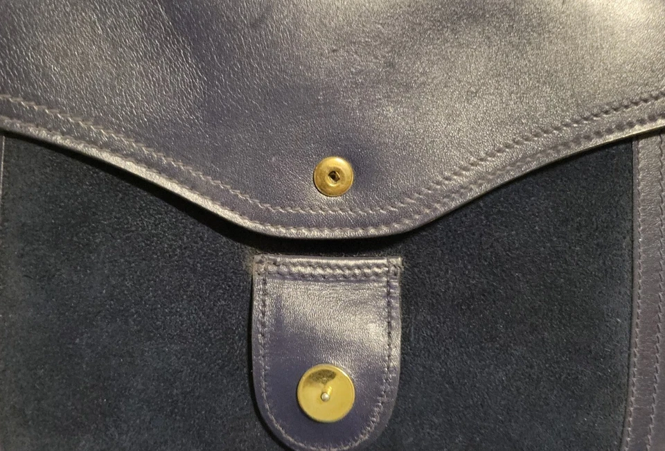 Cartera de gamuza de cuero azul vintage Anne Klein con correa para el hombro Foto 2 de 4