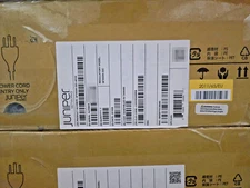 Juniper QFX5200-32C 32-Port 100GbE QSFP28 Switch with F-B Air QFX5200-32C-AFO2