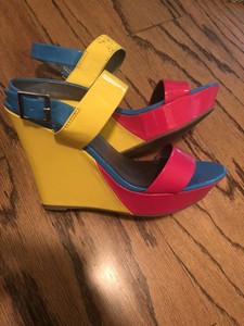 guess yellow sandals