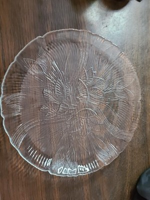 Vintage Arcoroc Canterbury Crocus Dinner Plate Embossed Clear Glass
