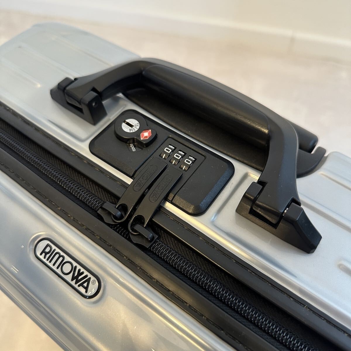 Rimowa Salsa Lufthansa Business Trolley 31L Silver 2-wheels Carry