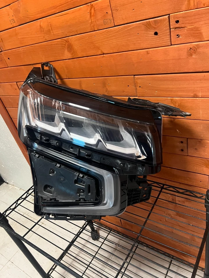 Faro delantero derecho Chevrolet Tahoe/Suburban 2021-2023 OEM 85123920 Foto 2 de 4