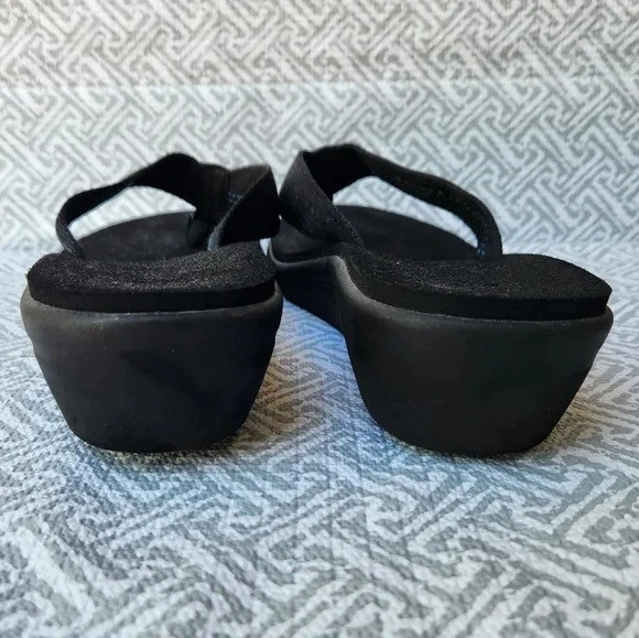 Teva 黑色 Voya 坡跟凉鞋 1019043 女式 10 码 — 第 4/4 张图片