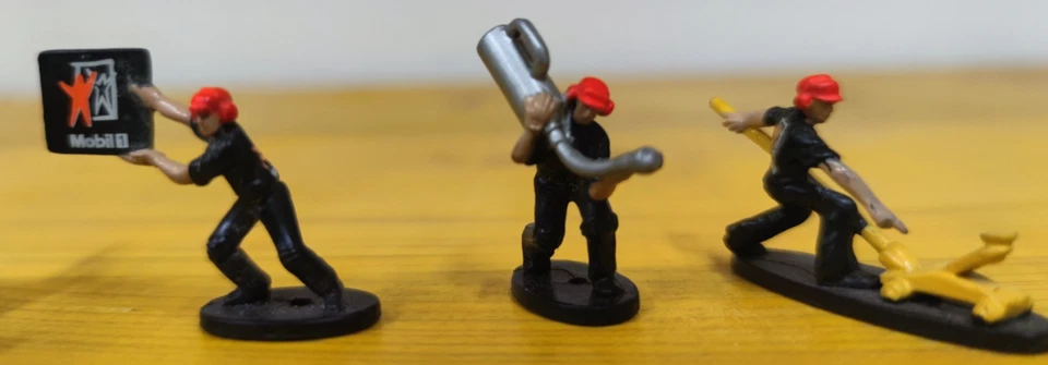 1:43 Pit Crew Figurines mini figure vintage peugeot rally meccanici auto mobil 1 - Immagine 3 di 4