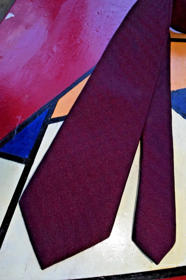 Corbata de cuello de colección Wembley cuero satinado años 60 70 granate profundo Honycombe 56 x 3,5" Foto 2 de 4