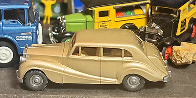 RTR-Wiking Germany HO=1:87 Rolls Royce CAR 1951-BUILT AUTO-GOLD?-LAYOUT/DISPLAY