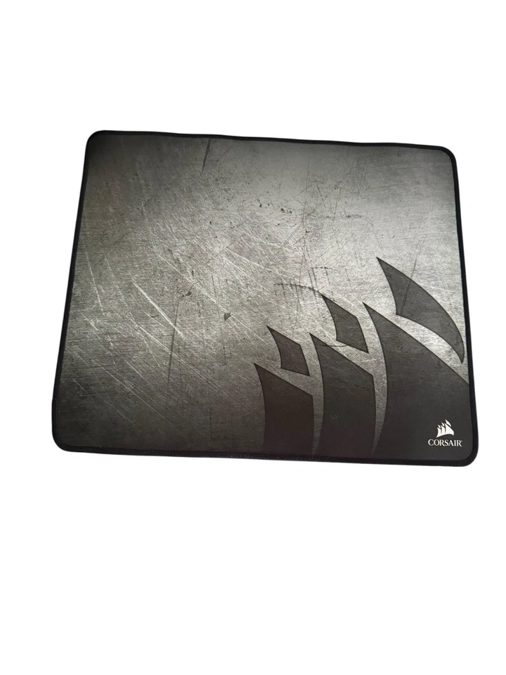 Corsair Extended Gaming Mouse Pad - MM300 Anti-Fray Cloth Mouse Mat - Image 3 of 4