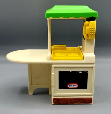Vintage Little Tikes Dollhouse Party Kitchen Set with Green Roof