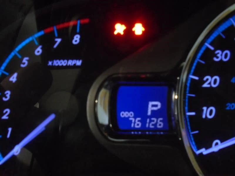 2011-2016 Toyota Sienna Front Driver Left CV Axle Shaft OEM - Image 2 of 4