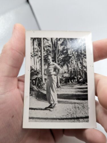 1930s-40's WW2 Photograph Hawaii Tropical Island Stud Handsome Man - Picture 2 of 3