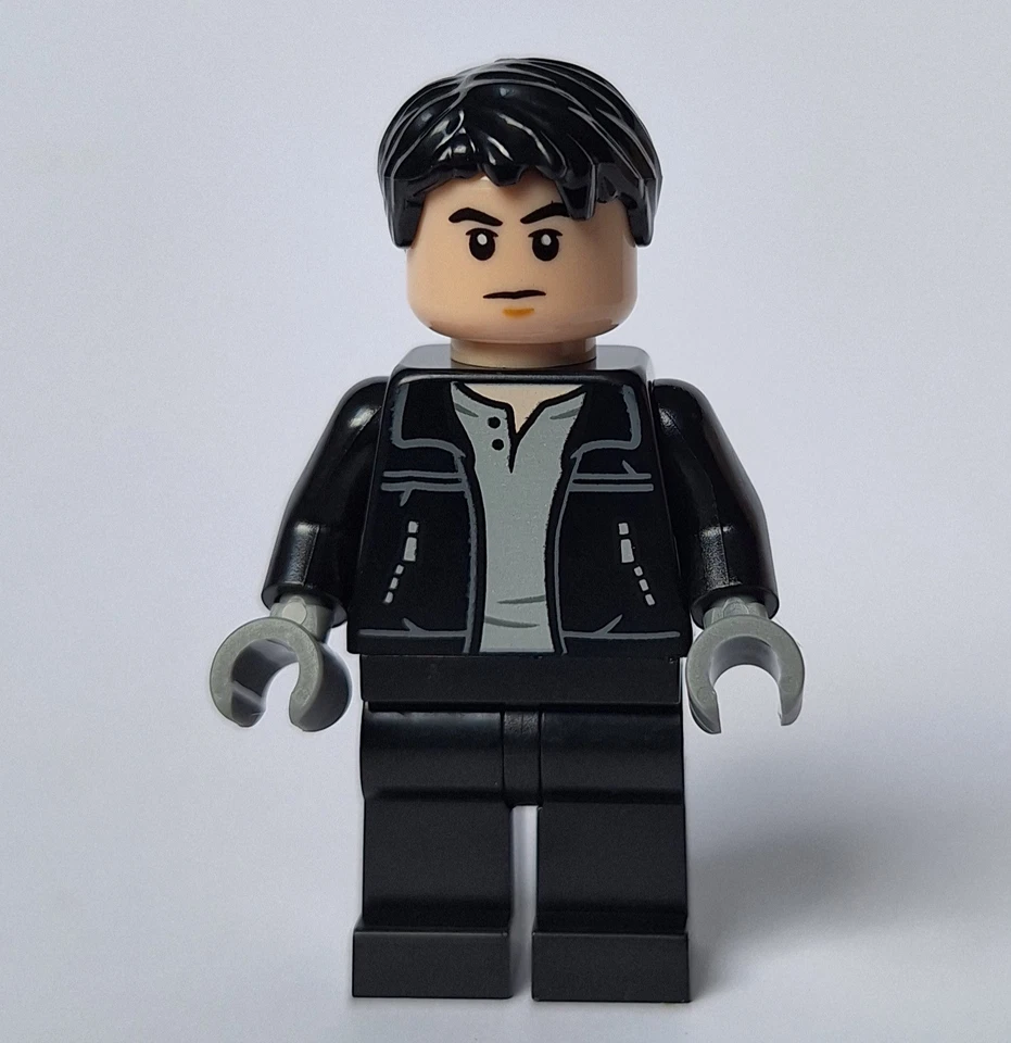 LEGO xfiles Alex Krycek minifigure from set 21369 - Image 2 of 3