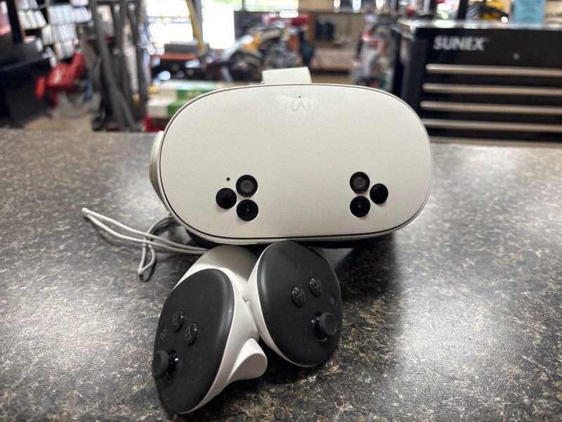 USED Meta Quest 3S 128GB Standalone Virtual Reality Headset P97 (QUI005324)