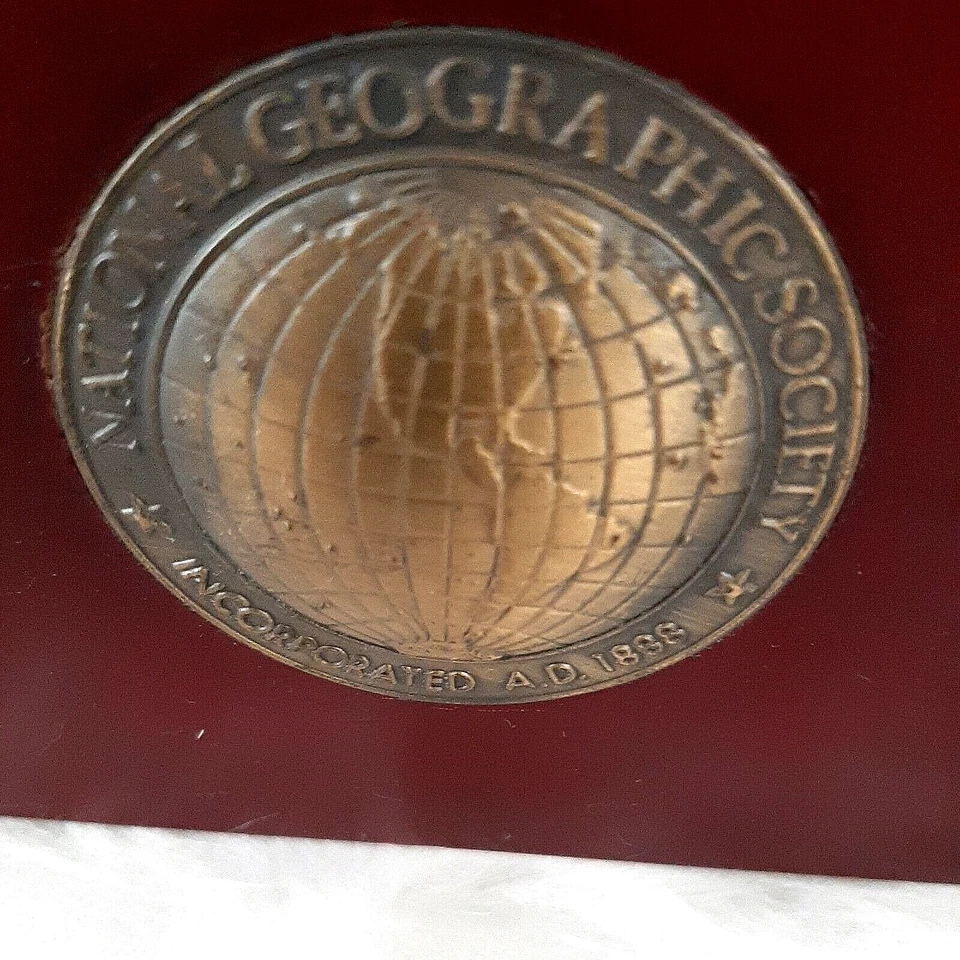 National Geographic 1888-1909 and 1910 - 1990s 30 CDs in Mahogany Box Manual - Image 3 of 3