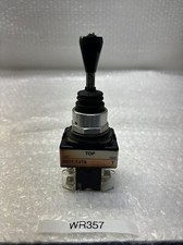** PREOWNED ALLEN-BRADLEY SER. T NEMA TYPE 4,13 TOGGLE SELECTOR SWITCH 800T-T4T8