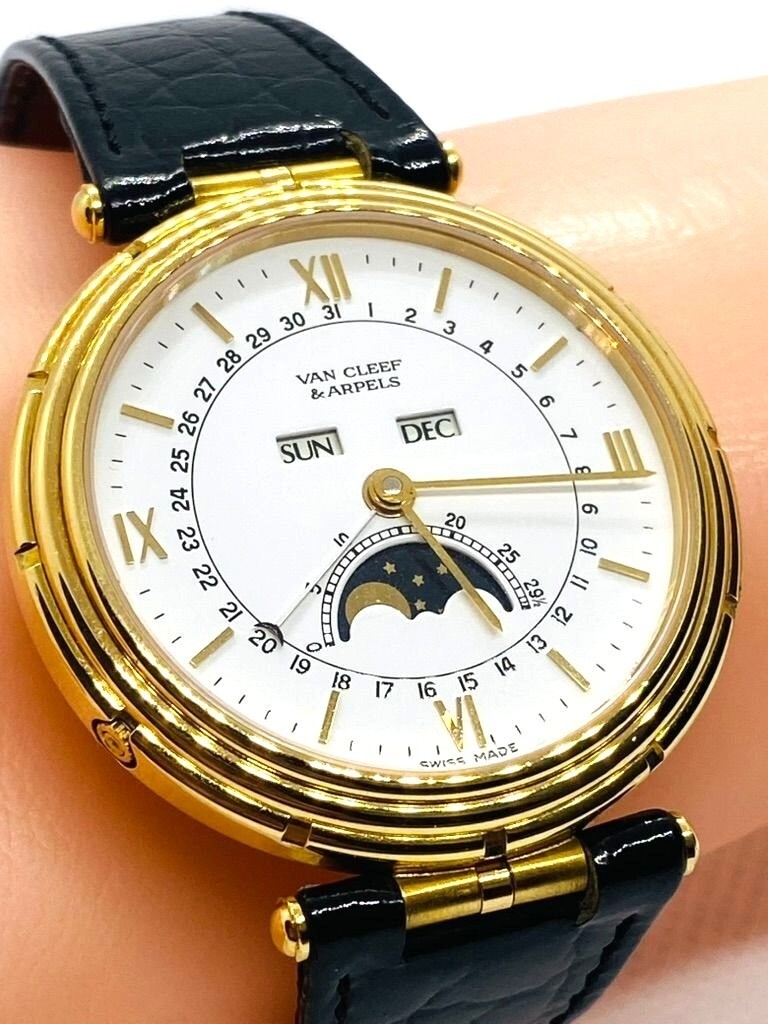 Van Cleef & Arpels 'La Collection' 18K 750 Gold Moon phase