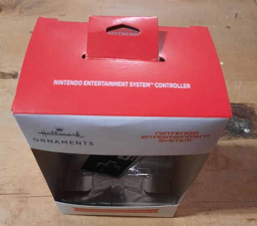Hallmark Christmas Tree Ornament NES Nintendo System Controller (2022) New NIB - Picture 2 of 3
