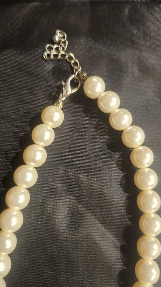 Collar Forever 21 perlas y esposas Foto 4 de 4