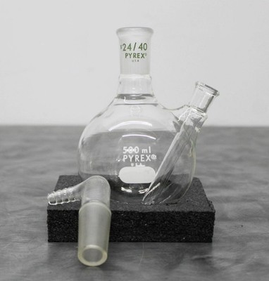 Pyrex 500mL Round Bottom Distilling Flask with Bent Inlet Adapter