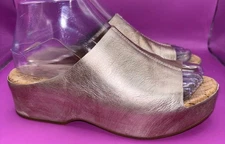 Kork-Ease Yazmin Platform Comfort Slide Gold Distressed Leather Women Sz 6M 0861