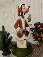 Walt Disney Santa Goofy Statue (Authentic)