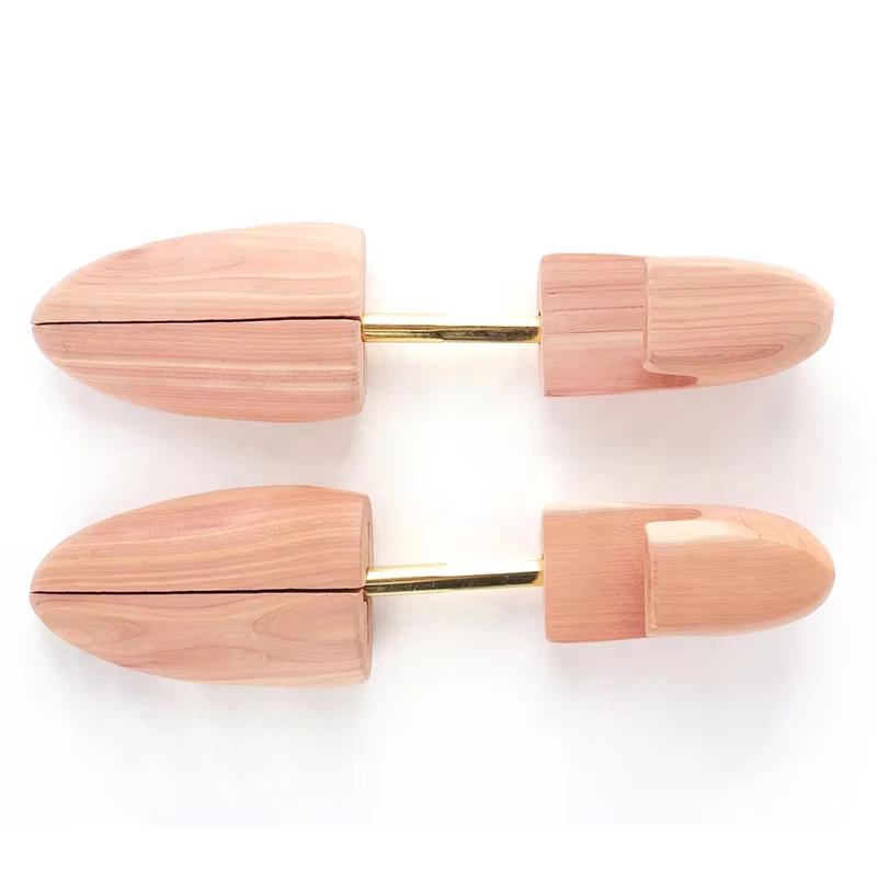 Zapatos de madera de cedro premium al por mayor - tamaño mediano (paquete de 4) Foto 2 de 4