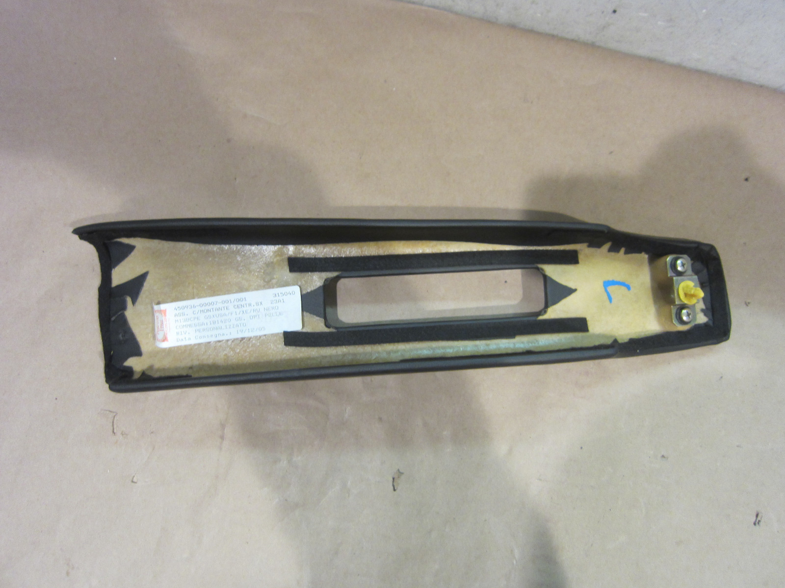 Maserati 4200 Coupe - LH Central Post Cover / B Pillar - P/N  981210500