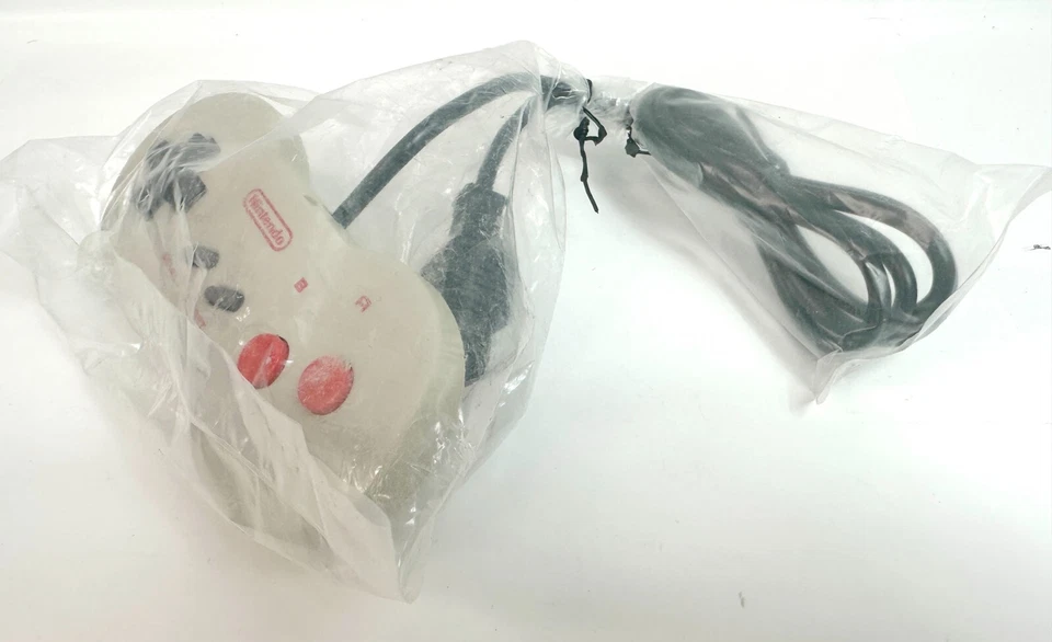 NEW UNOPENED NEW FAMILY COMPUTER Famicom Controller NES Fedex - Image 3 of 4