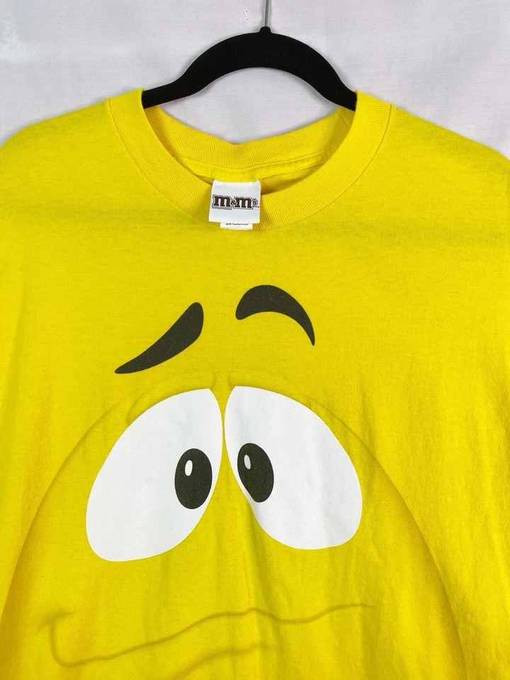 Camiseta M&M's Candy Vintage Y2K Amarela Masculina Anos 2000 Adulto 2XL XXL - Imagem 3 de 4