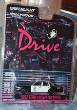 GREENLIGHT 1992 FORD CROWN VICTORIA SERIES 33 DRIVE NEW